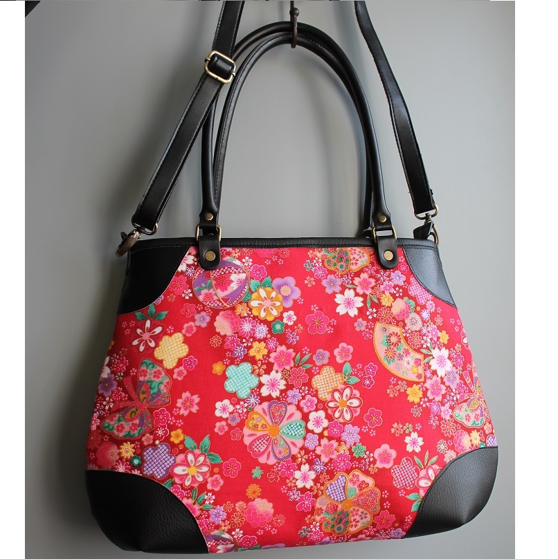 Red shoulderbag contrasted edges - Miya red - multicolored flowers - black faux leather